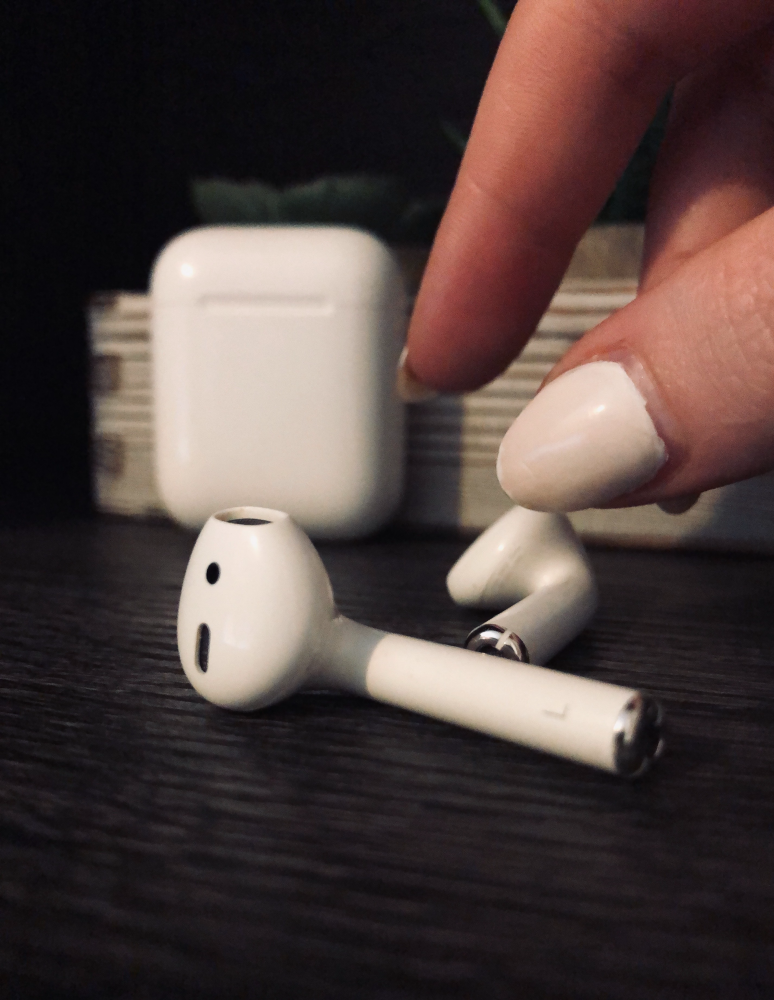 How to connect replacement AirPod
